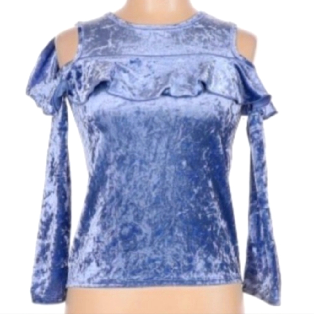 Velvety SOFT! Peekaboo Shoulder Fitted Top! ❤️ ADORABLE!